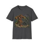 Bigfoot vs xenomorph  T-Shirt